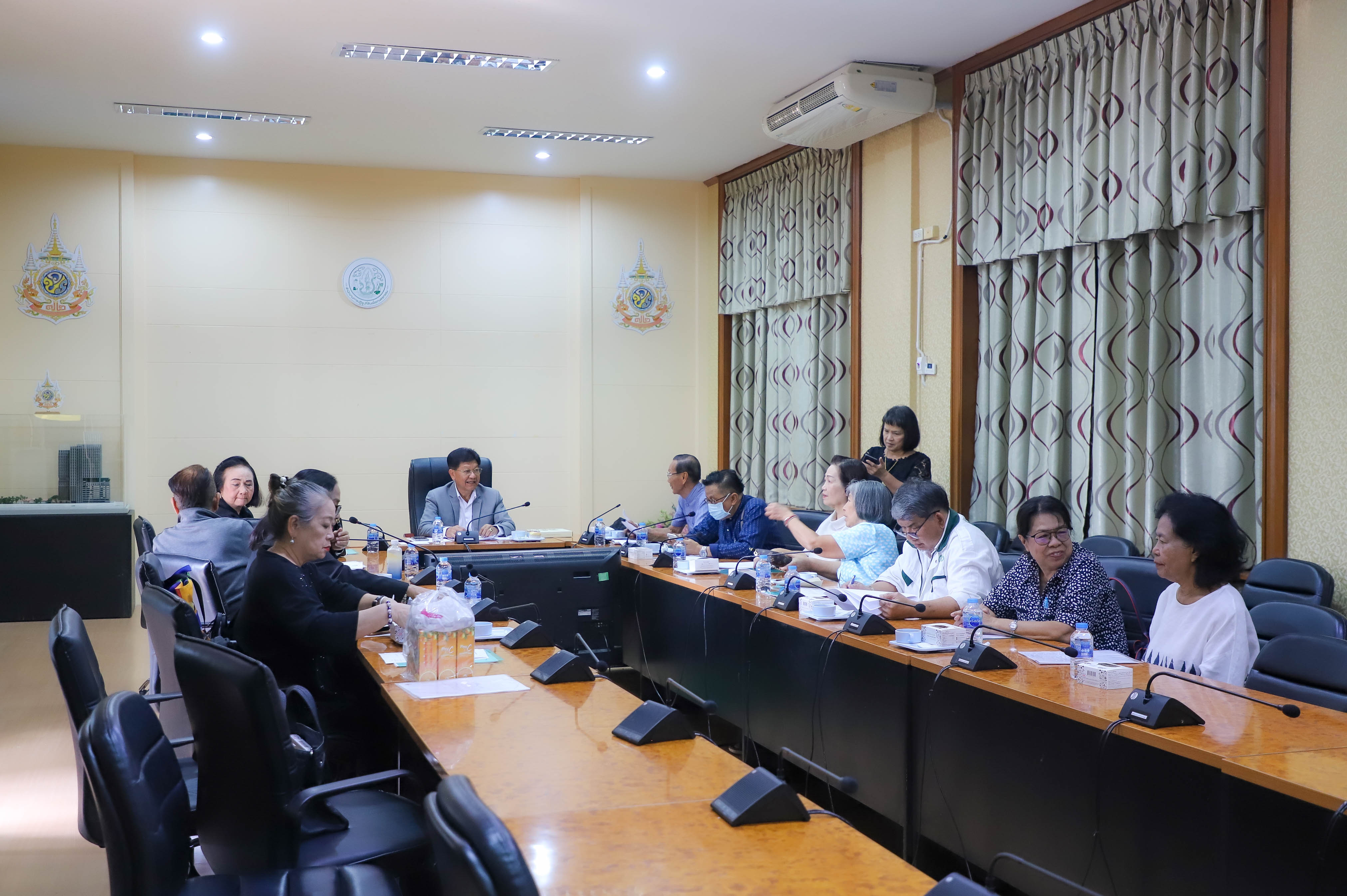 title - ชมรมผู้สูงอายุประชุมคณะกรรมการชมรมผู้สูงอายุ ส.ป.ก.